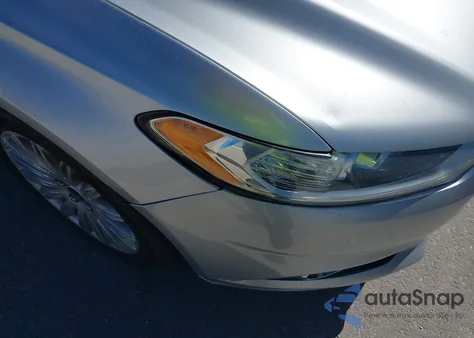 2013 Ford Fusion Hybrid Se z USA, uszkodzony, nr VIN 3FA6P0LU8DR226867